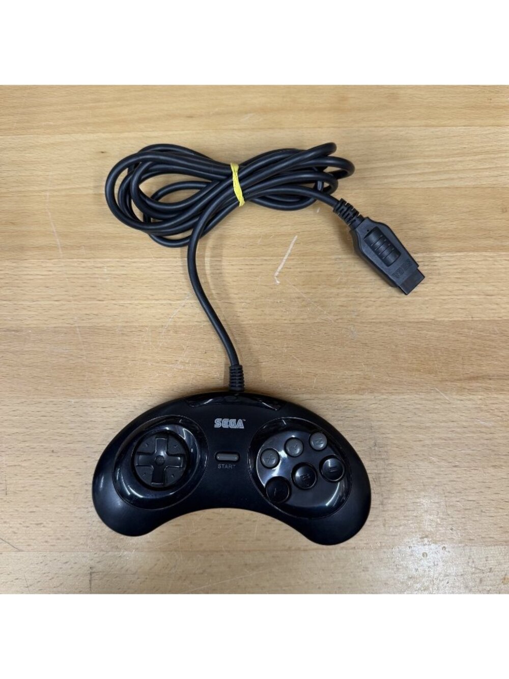 MK-1653 Sega Genesis 3-button Wired Game Controller Black Original connector